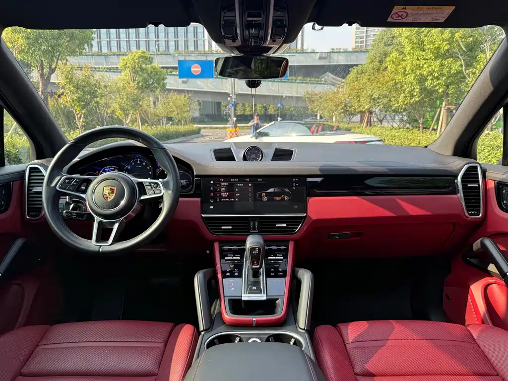 Porsche Cayenne — миниатюра 13