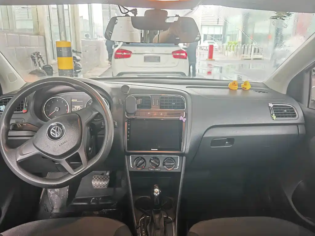 Volkswagen Polo — миниатюра 7