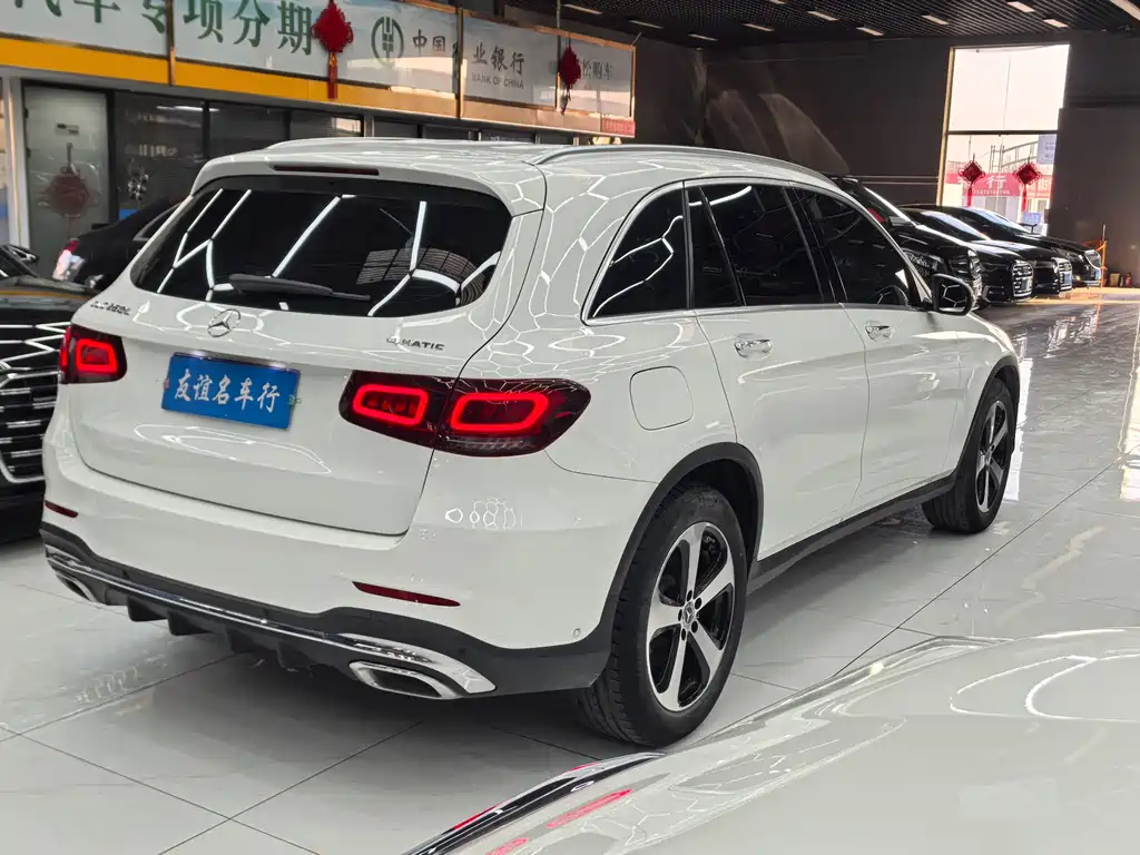 MERCEDES-BENZ GLC