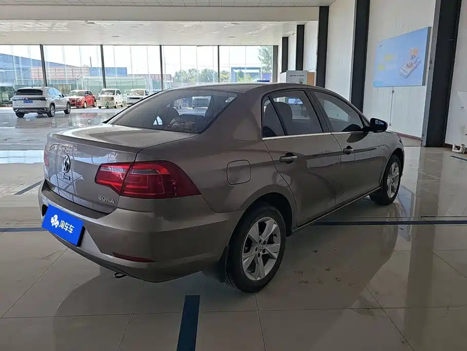 Volkswagen Bora — миниатюра 3