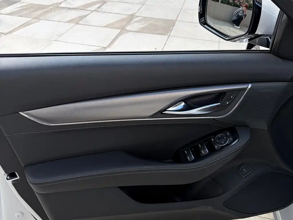 Cadillac CT5 — миниатюра 4