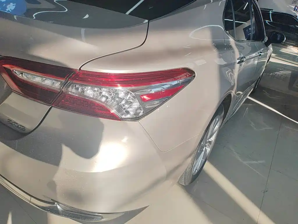 Toyota Camry — миниатюра 8