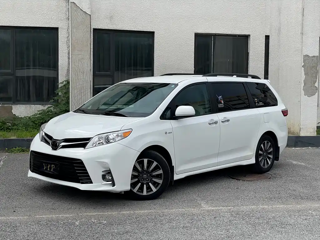 Купить Toyota Sienna