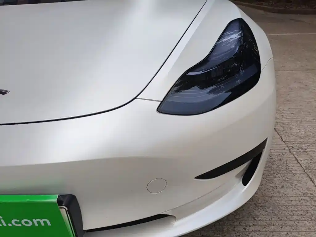 Tesla Model 3 — миниатюра 24
