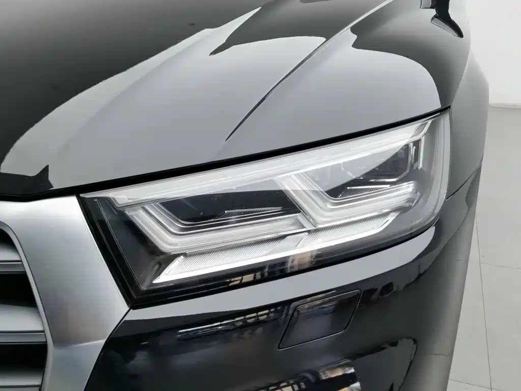 Audi Q5L — миниатюра 7