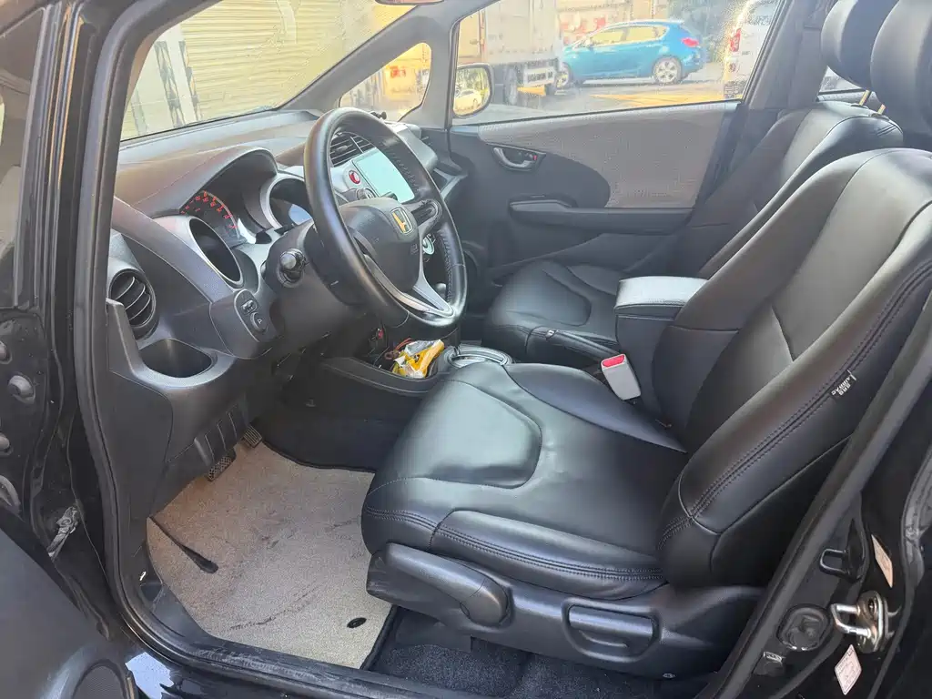 Honda Fit — миниатюра 7