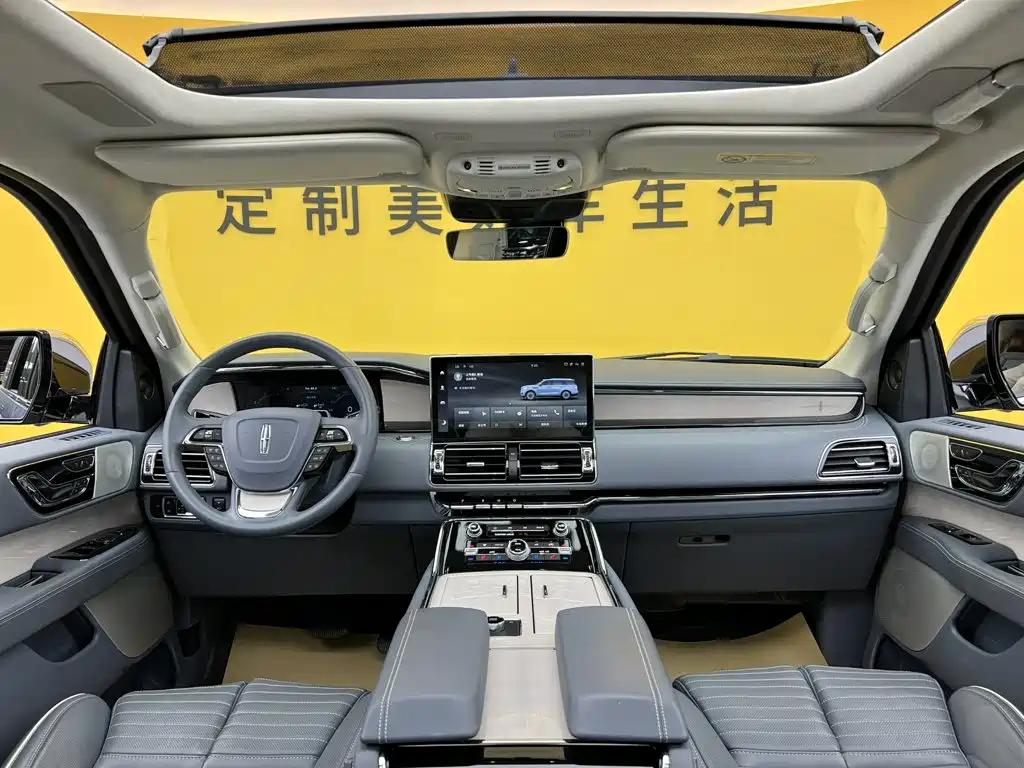 Lincoln Navigator — миниатюра 45