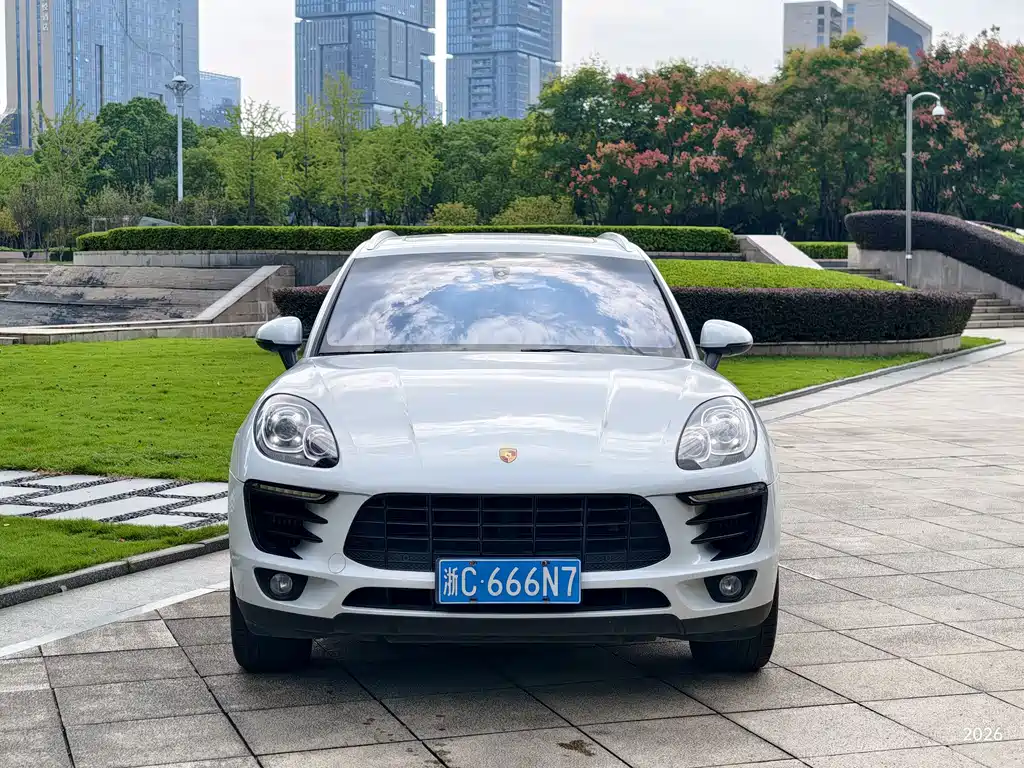 Porsche Macan — миниатюра 2