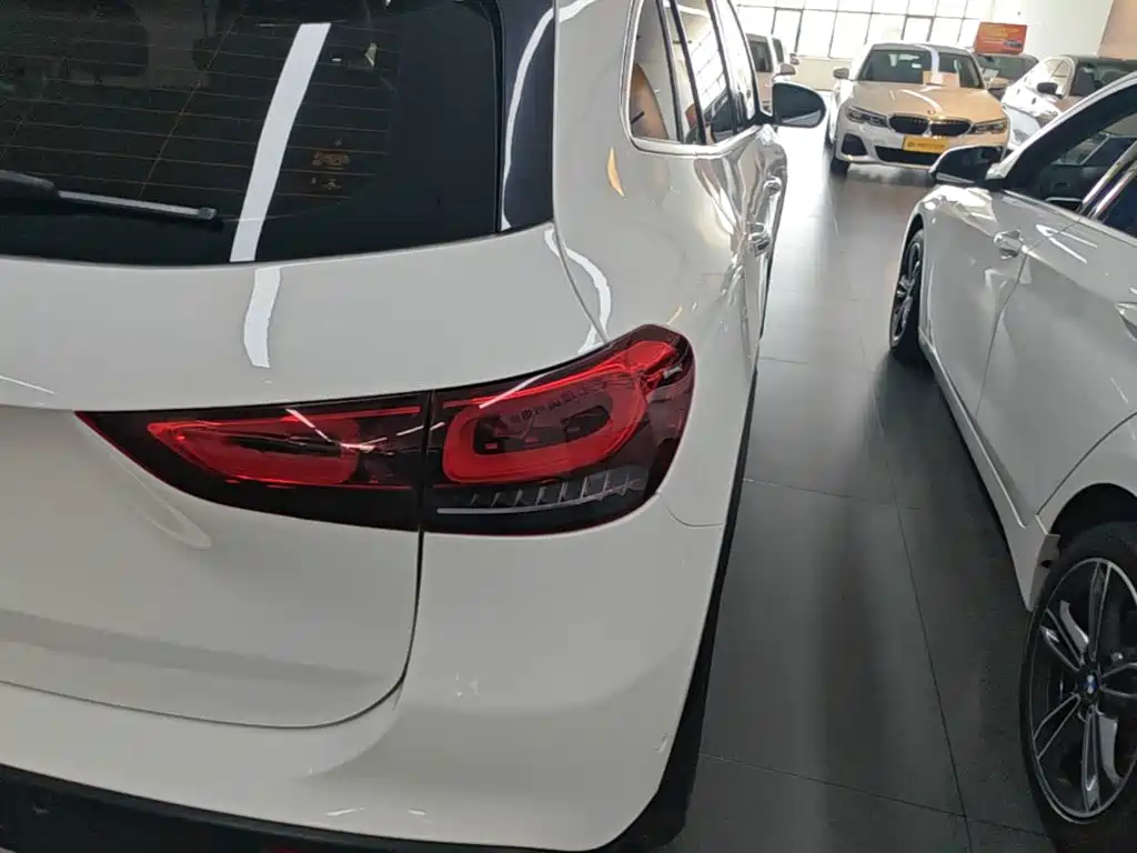 Mercedes-Benz GLA — миниатюра 8