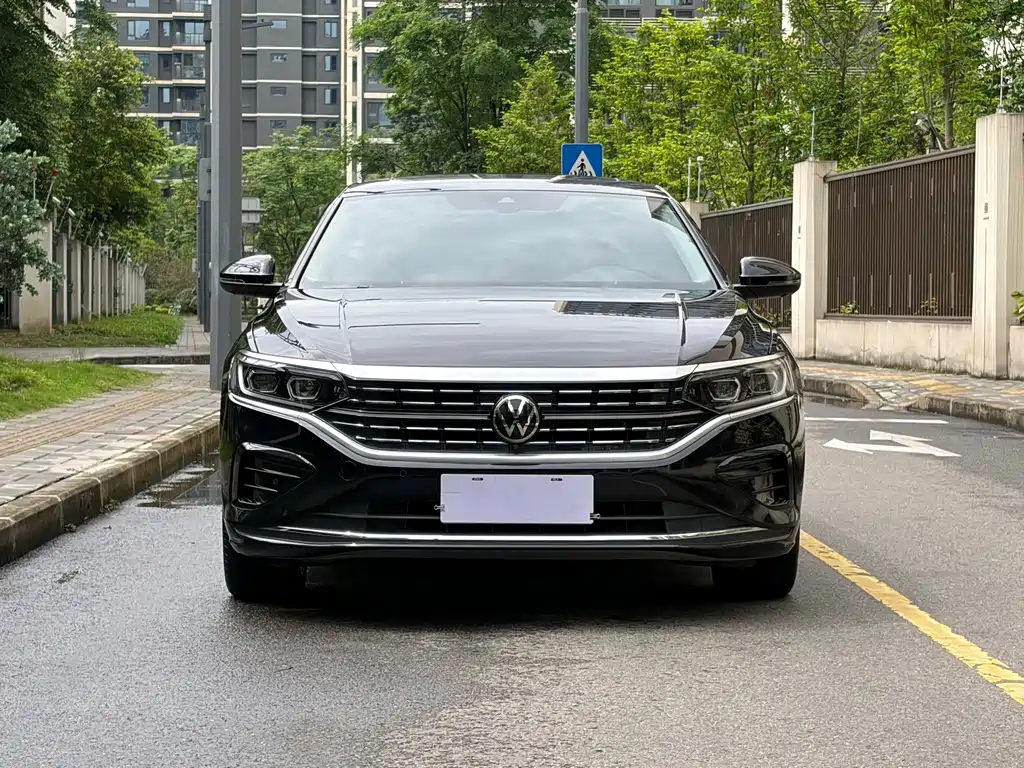 Volkswagen Passat 2024 380TSI