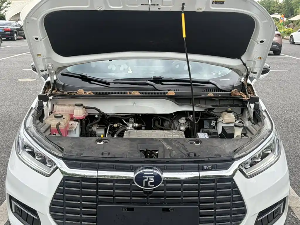 BYD Yuan EV — миниатюра 10