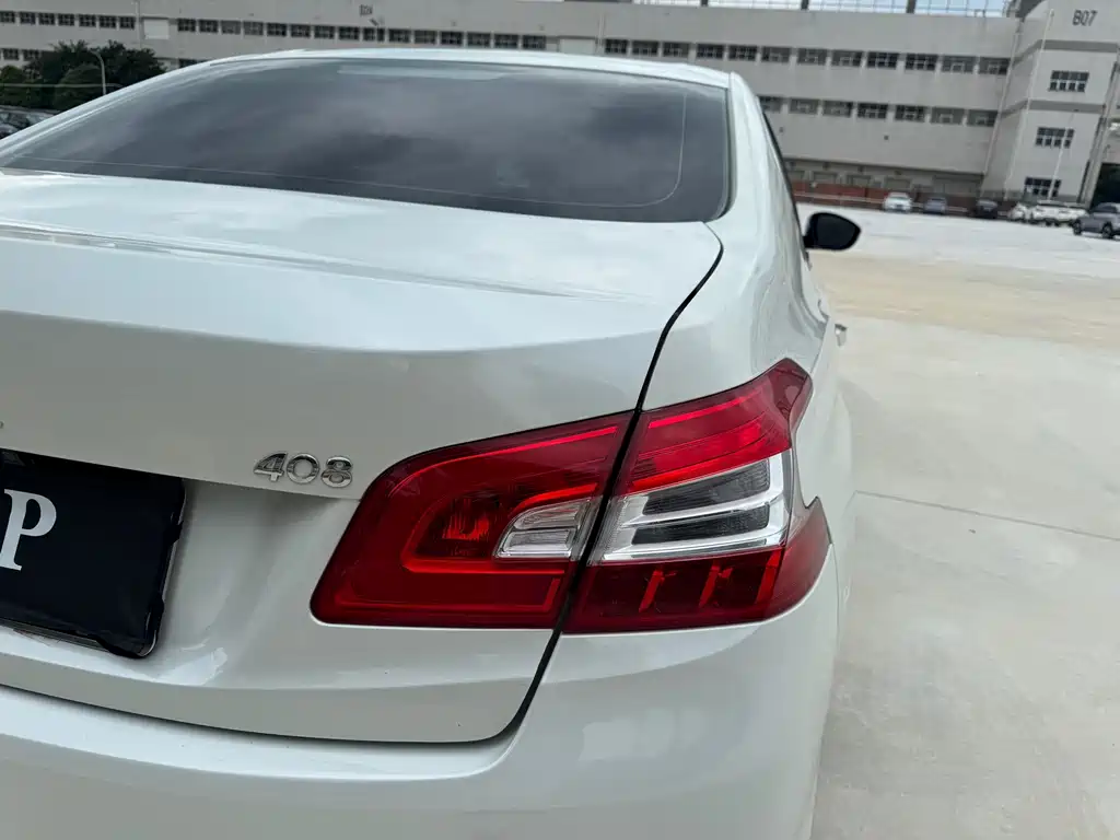 Peugeot 408 — миниатюра 18