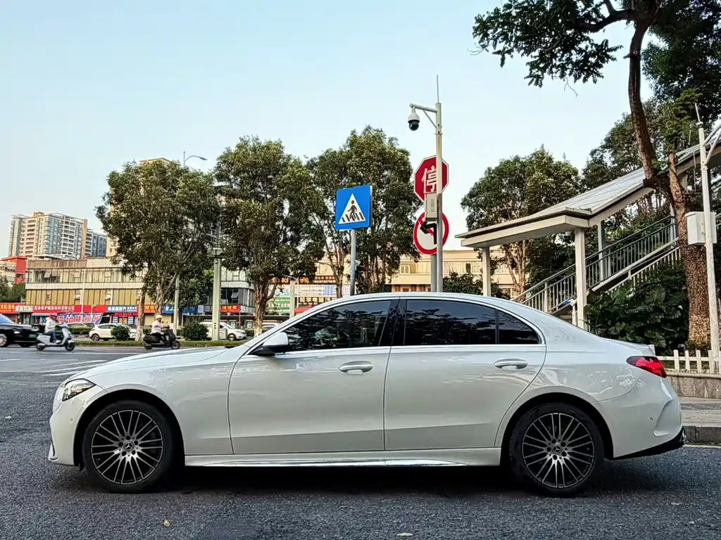 Mercedes-Benz C-Class — миниатюра 4