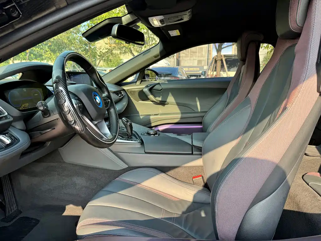 BMW i8 — миниатюра 9