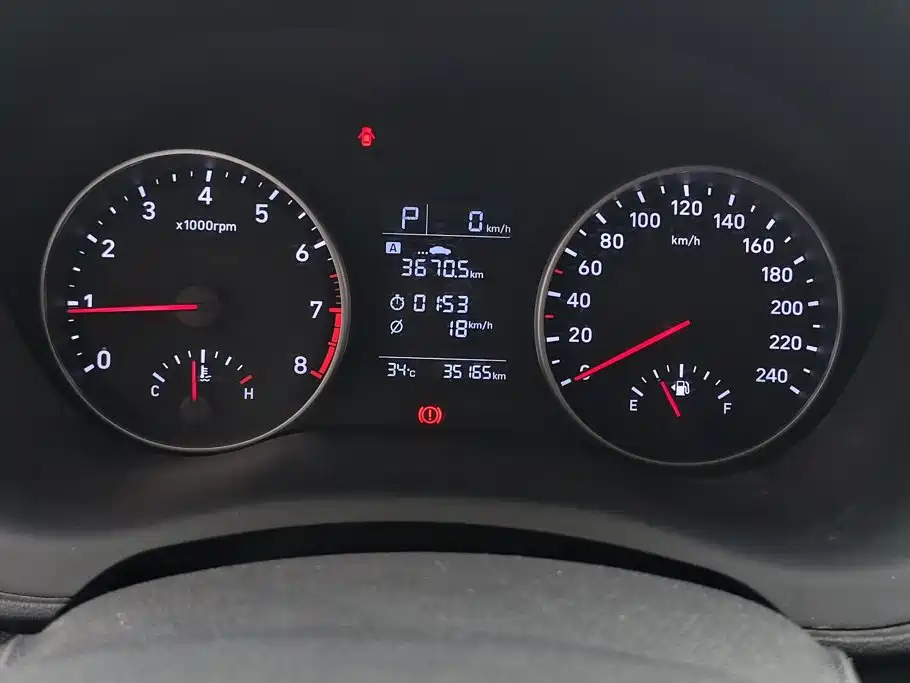 Hyundai Elantra — миниатюра 14