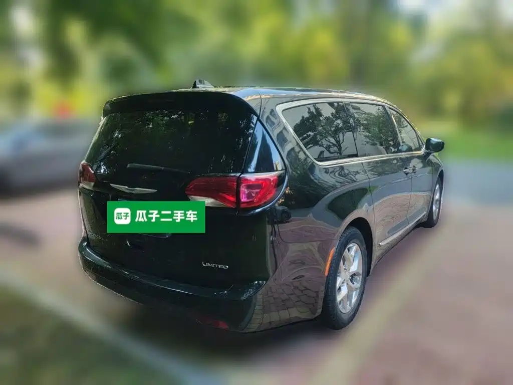 Chrysler Grand Voyager (Import) — миниатюра 4