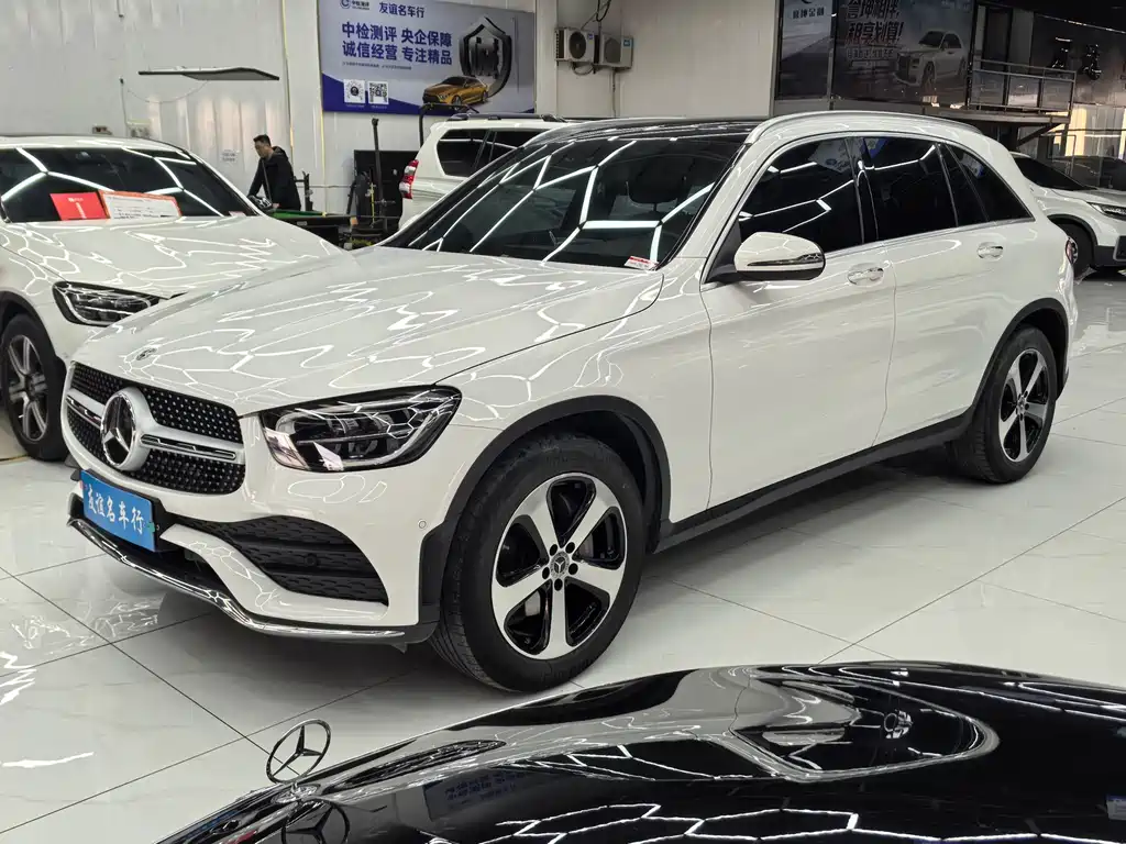 MERCEDES-BENZ GLC
