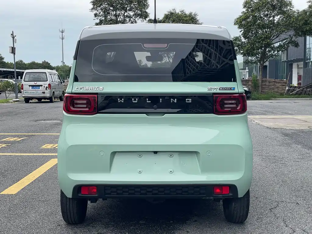 Wuling MINIEV — миниатюра 13