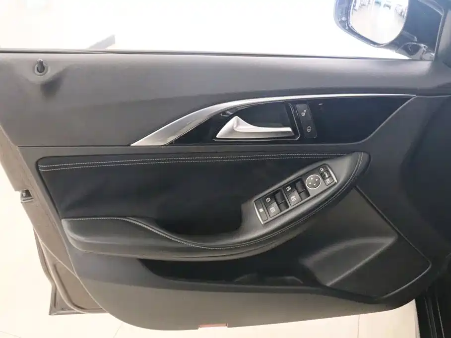 Infiniti QX30 — миниатюра 11