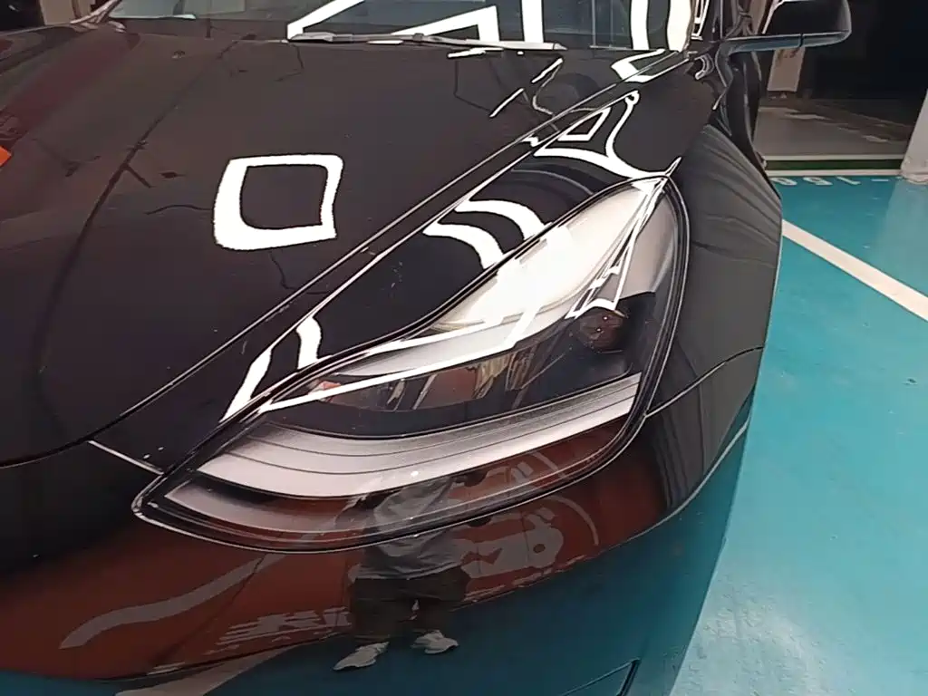 Tesla Model 3 — миниатюра 24