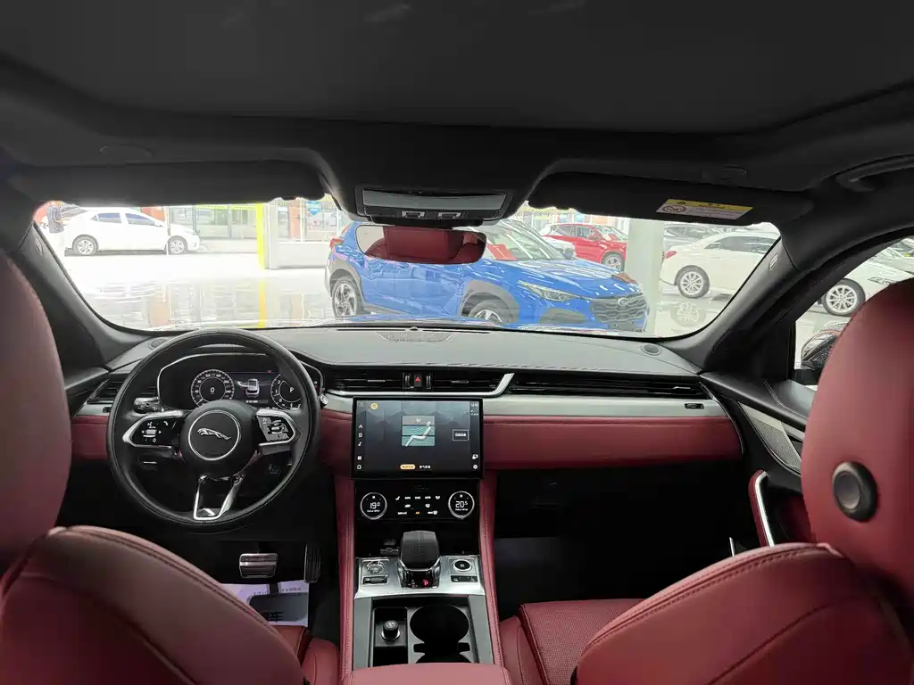 Jaguar F-Pace — фотографии объявления, Фото 21