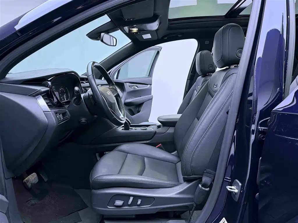 Cadillac XT6 2021 28T мест Luxury