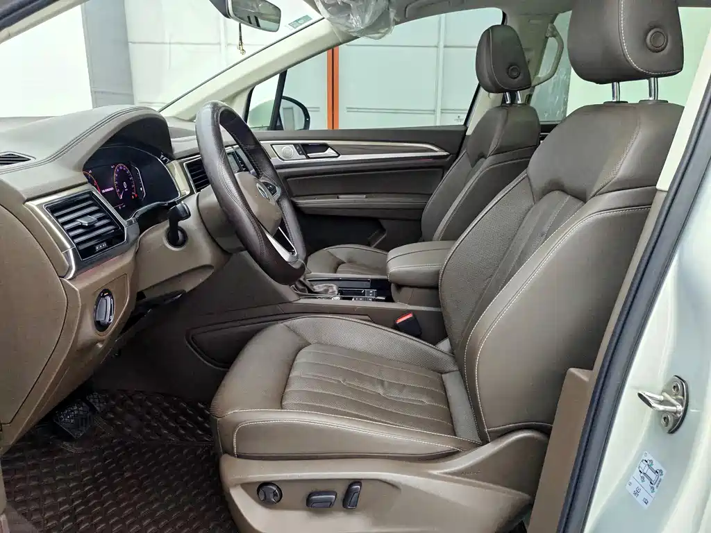 Volkswagen Viloran 2020 330TSI Luxury