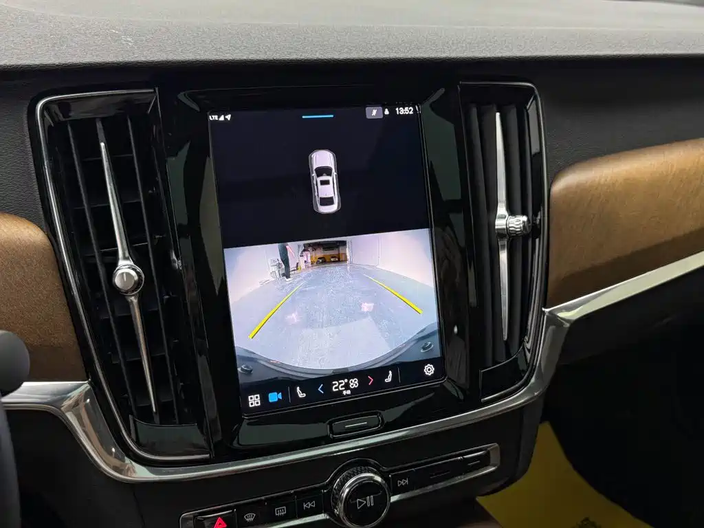 Volvo S90 PHEV — миниатюра 20
