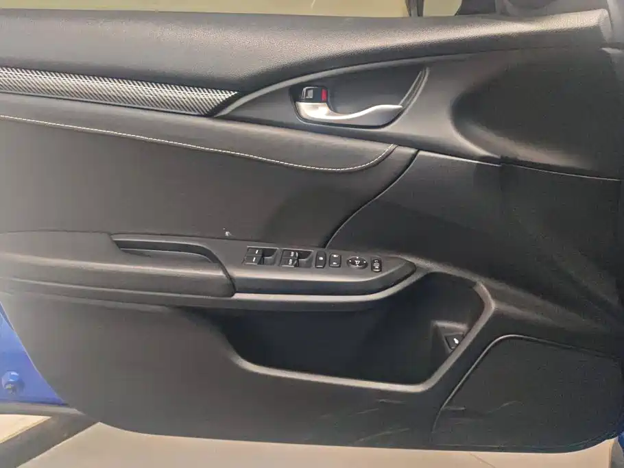 Honda Civic — миниатюра 7