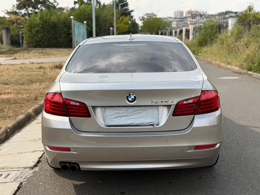 BMW 5 Series — миниатюра 5