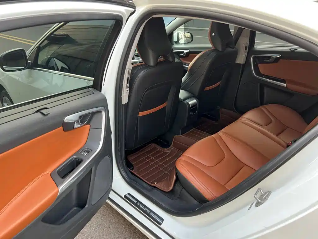 Volvo S60 — миниатюра 7