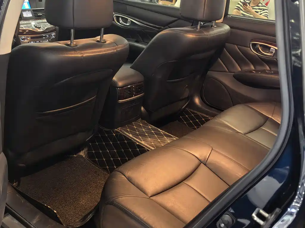 Infiniti Q70 — миниатюра 7