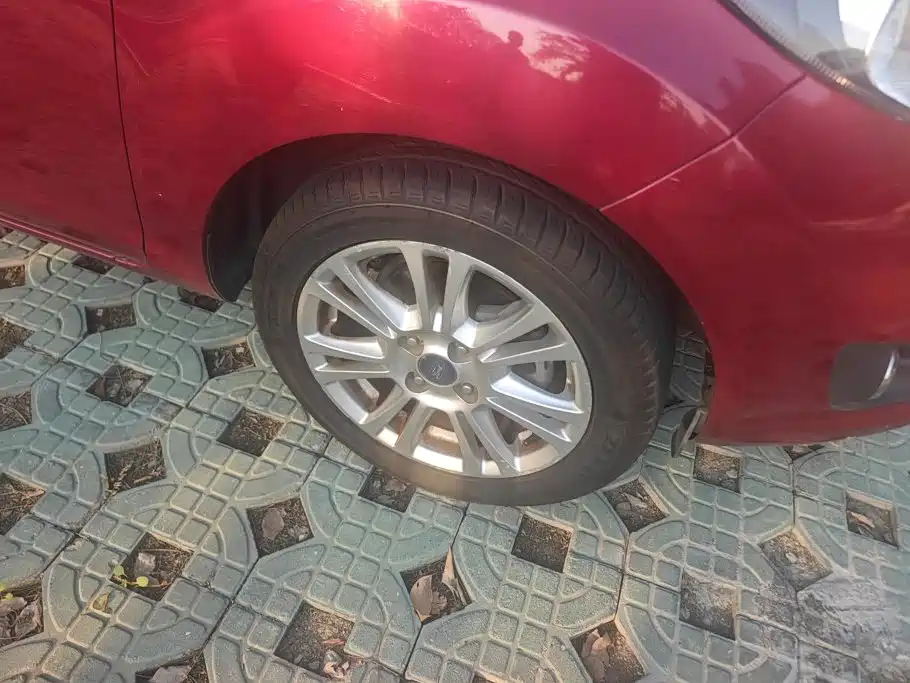 Ford Fiesta — миниатюра 5