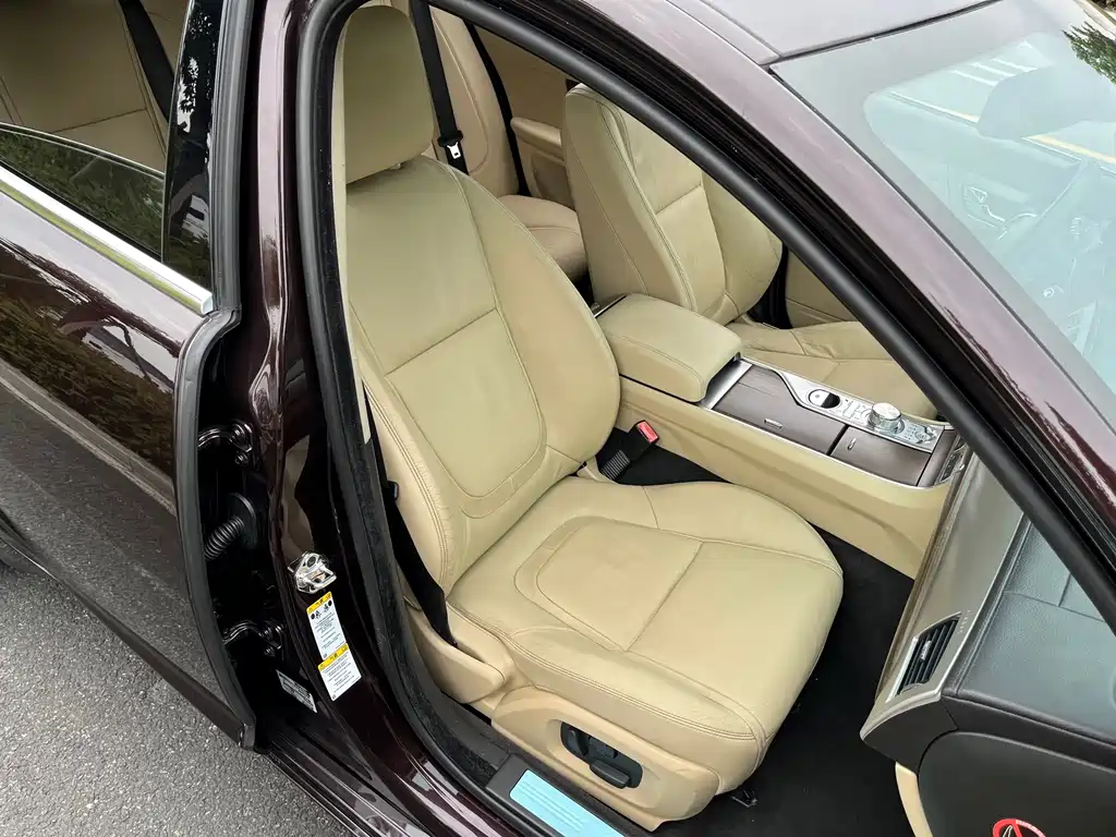 Jaguar XF — миниатюра 19