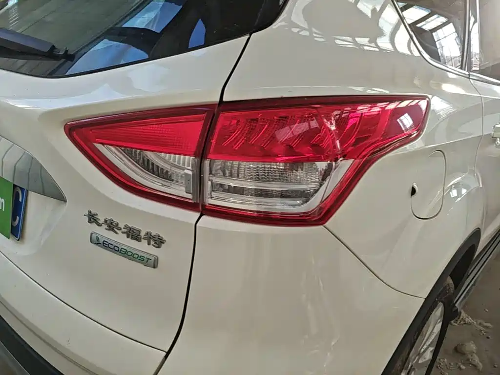 Ford Kuga — миниатюра 8
