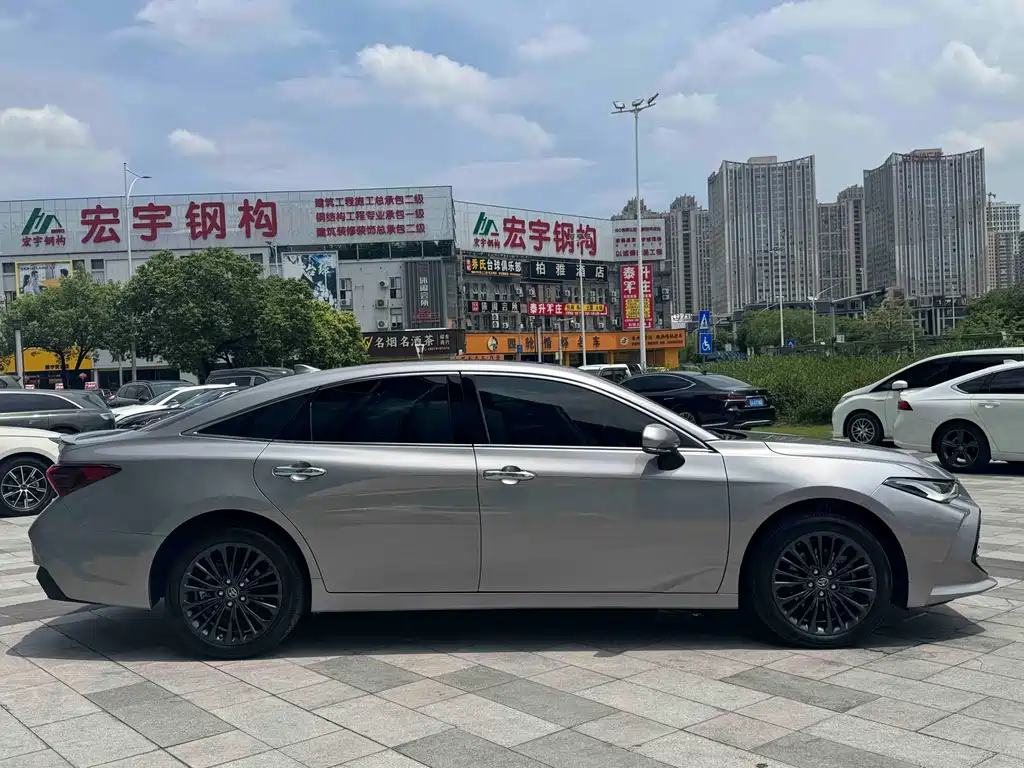 Toyota Avalon 2023 2.0L XLE Premium