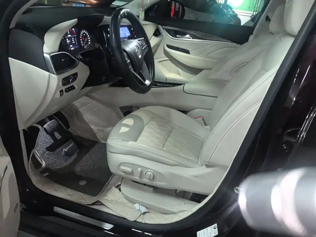 Buick Enclave — миниатюра 14