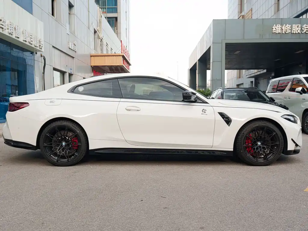 BMW M4 — миниатюра 7