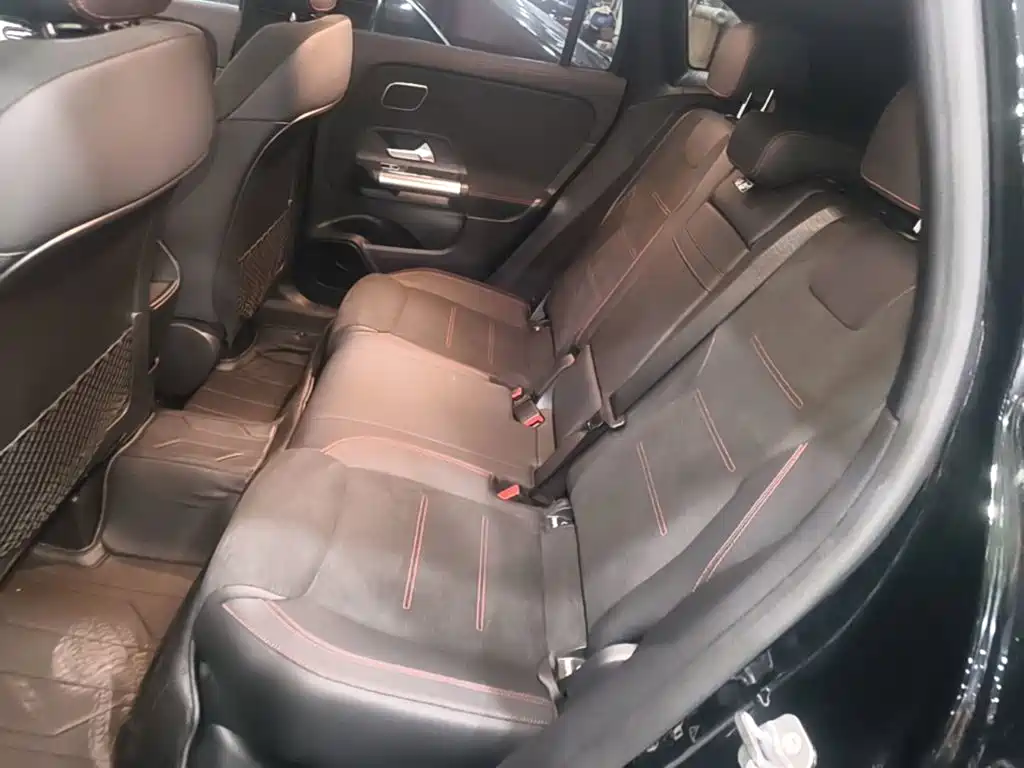 Mercedes-Benz GLA AMG — миниатюра 17