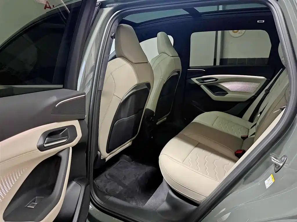 Audi Q6L e-tron — миниатюра 8
