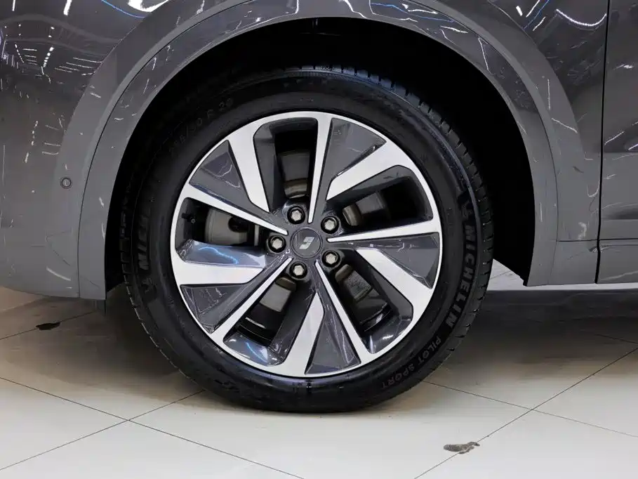 Li Auto Li ONE — миниатюра 13