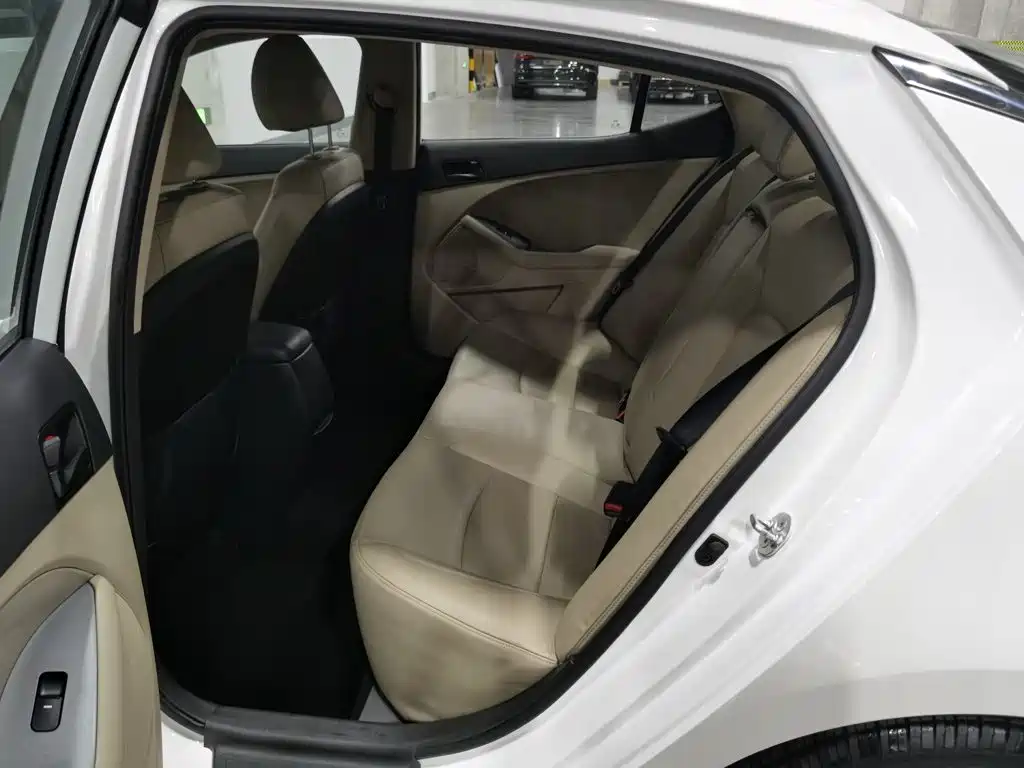 Kia K5 — миниатюра 15