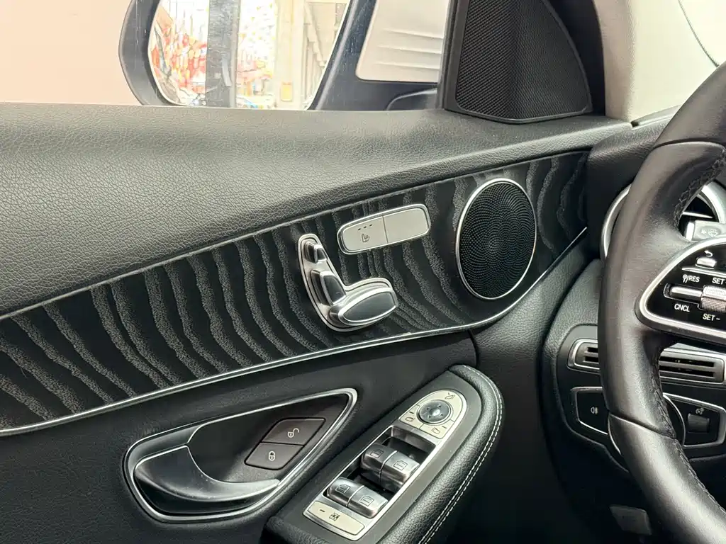 Mercedes-Benz C-Class (Import) — миниатюра 16