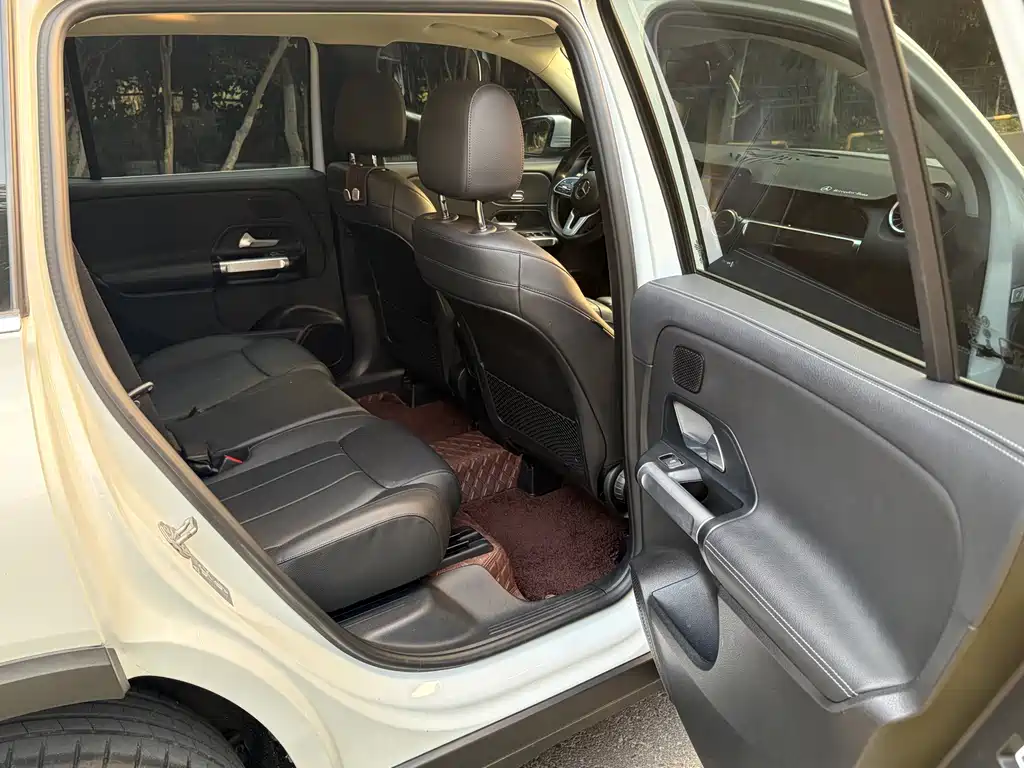 Mercedes-Benz GLB — миниатюра 18