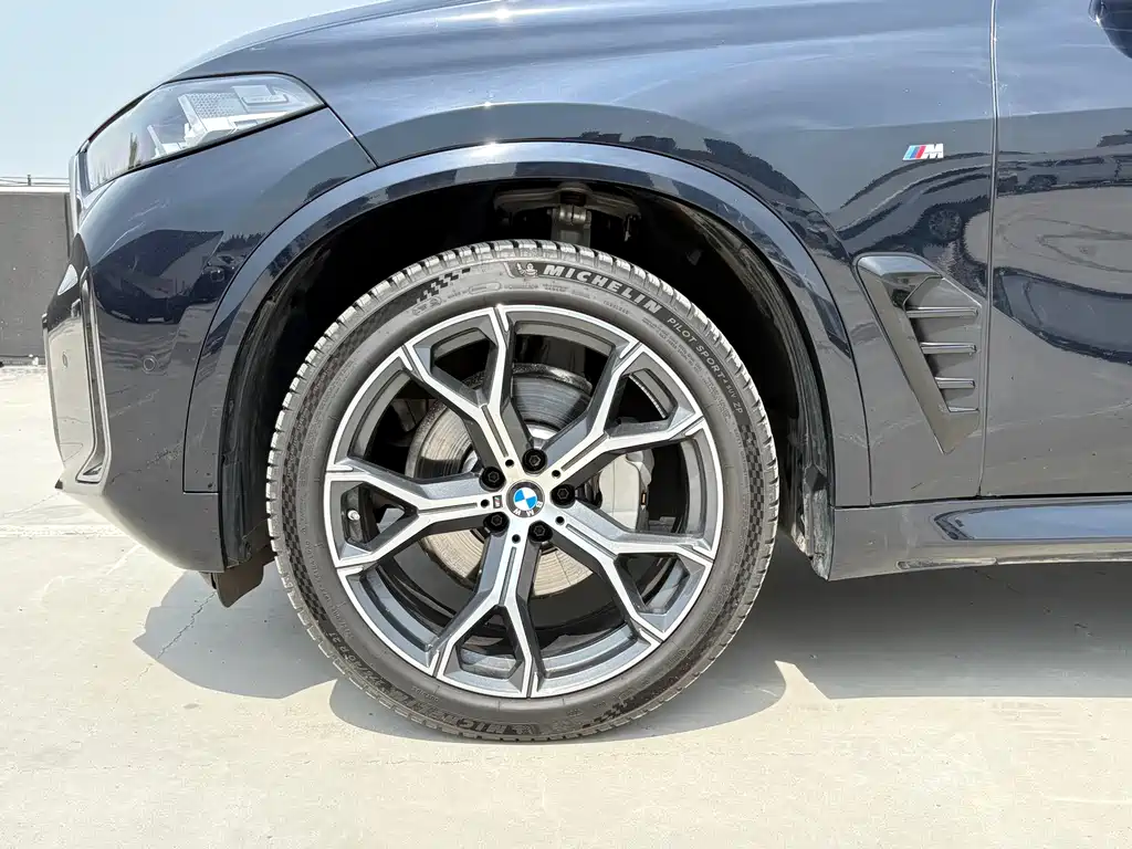 BMW X5 2025 xDrive 30Li Premium M Sport