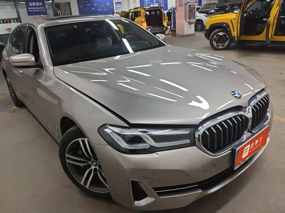 BMW 5 Series — миниатюра 2