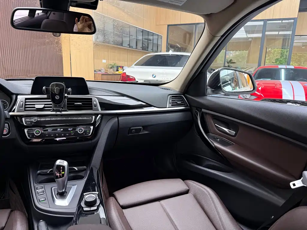 BMW 3 Series — миниатюра 17