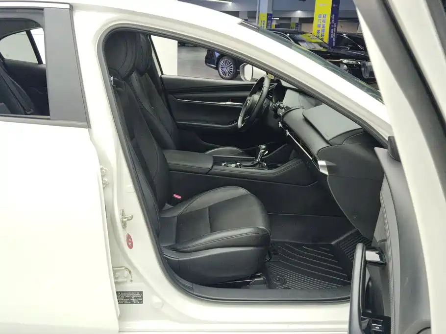 Mazda 3 Axela — миниатюра 8