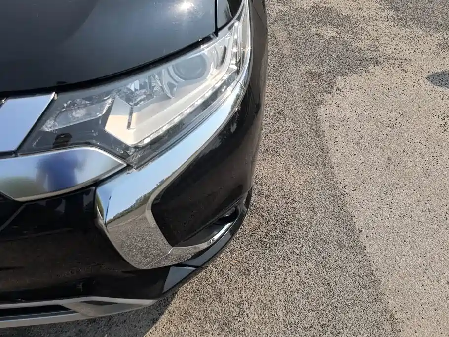 Mitsubishi Outlander — миниатюра 5