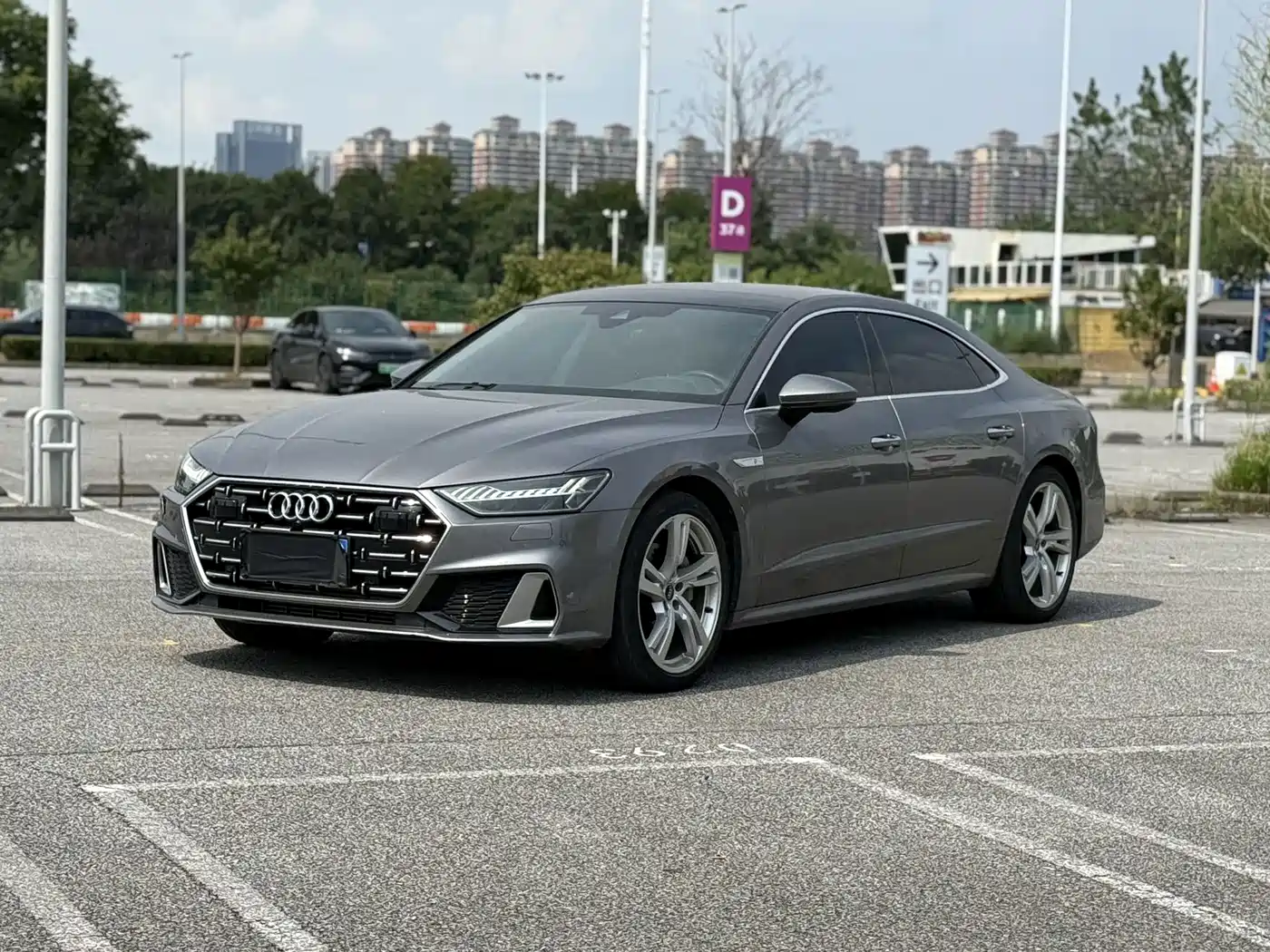 奥迪A7L 2022款 45 TFSI S-line 筑梦未来版 2022